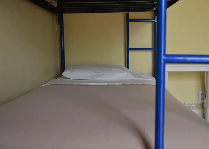 Hotel near College: Hostel Home